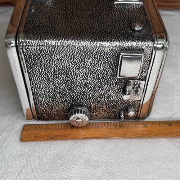 Vintage W. E. Smithe Hinged Black Velvet Lined Silver Toned Camera Trinket Box - Picture 14 of 14